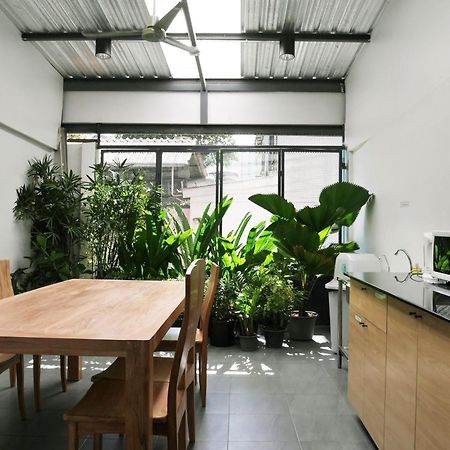 Phresh Hostel Bangkok Bagian luar foto