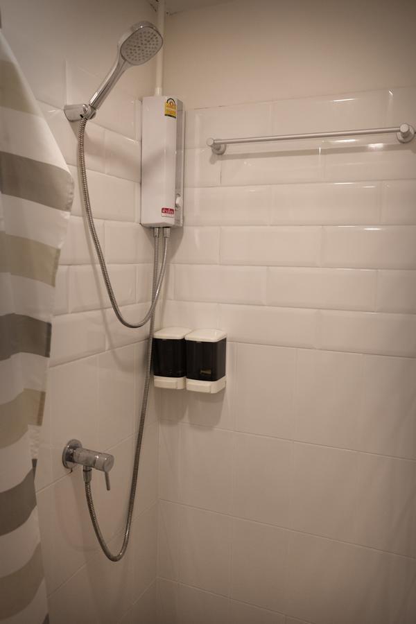 Phresh Hostel Bangkok Bagian luar foto