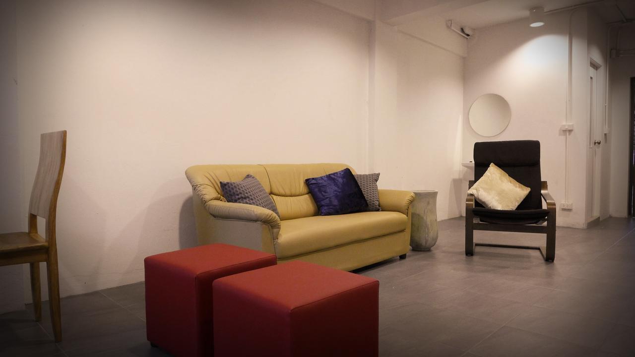 Phresh Hostel Bangkok Bagian luar foto