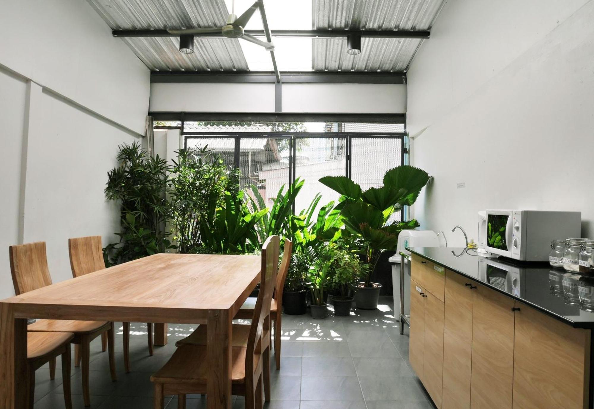 Phresh Hostel Bangkok Bagian luar foto